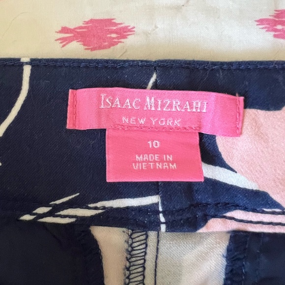 Isaac Mizrahi scalloped shorts size 10 - Picture 3 of 3